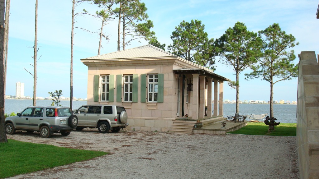 Lundys DAC-ART stone cottage in coastal Gulf Shores Alabama